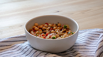 Mediterraner Kichererbsensalat