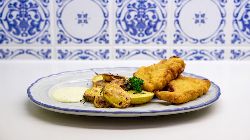 Fish and Chips mit Knoblauchmayonnaise