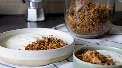 Walnuss-Olivenöl-Granola